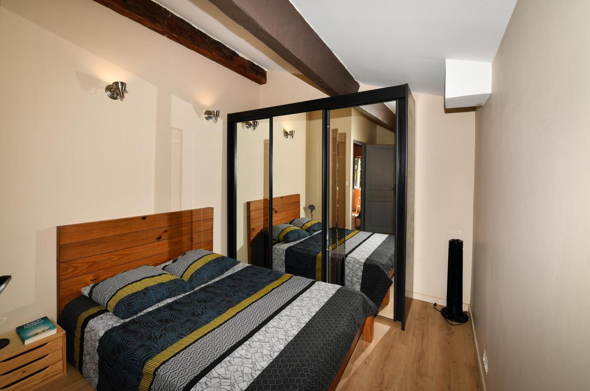 Les Appartements Du Mas Riols Сен-Сиприен Номер фото